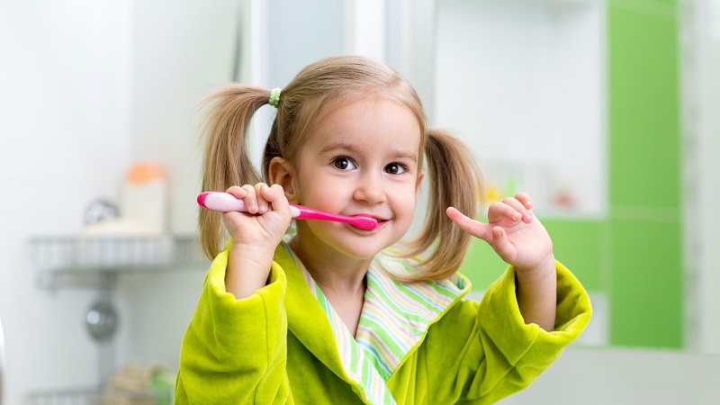 مسواک مخصوص کودکان چه ویژگی‌هایی باید داشته باشد؟